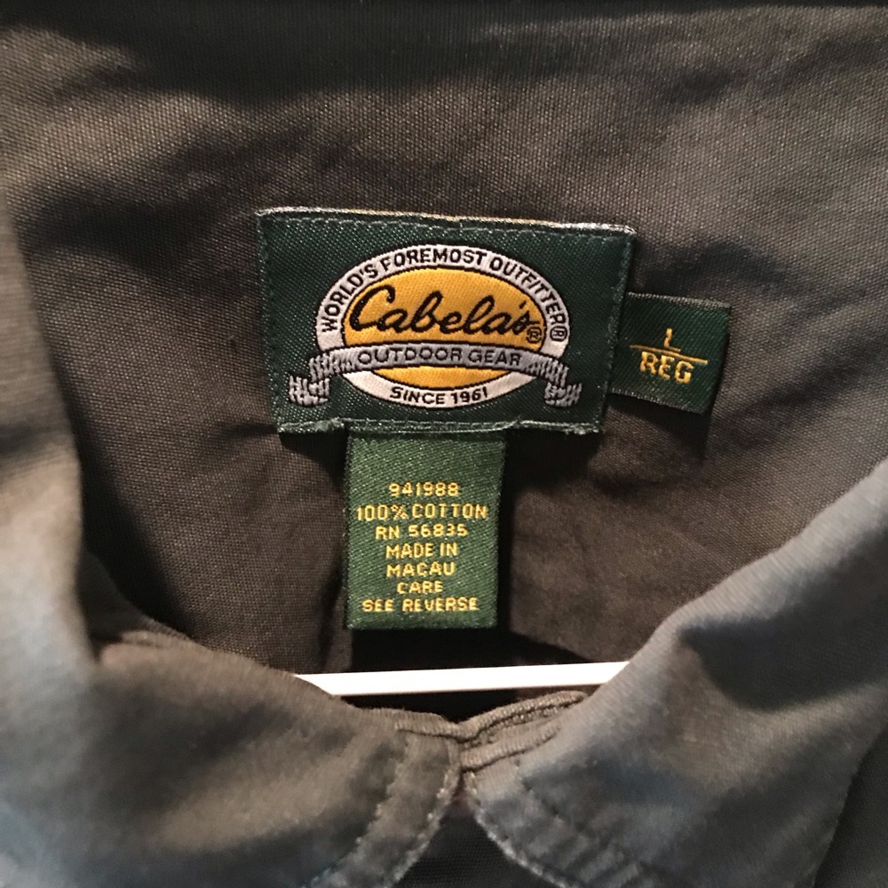 Cabela’s Men SZ: L. Outdoor button down shirt. Color: forest green. New/No-Tag.